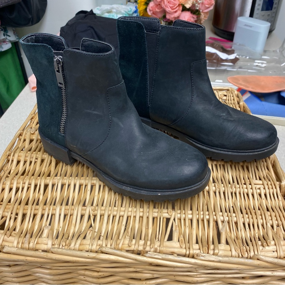 Sorel Emilie ll Zip Waterproof Booties Black Size 6 - Picture 2 of 9